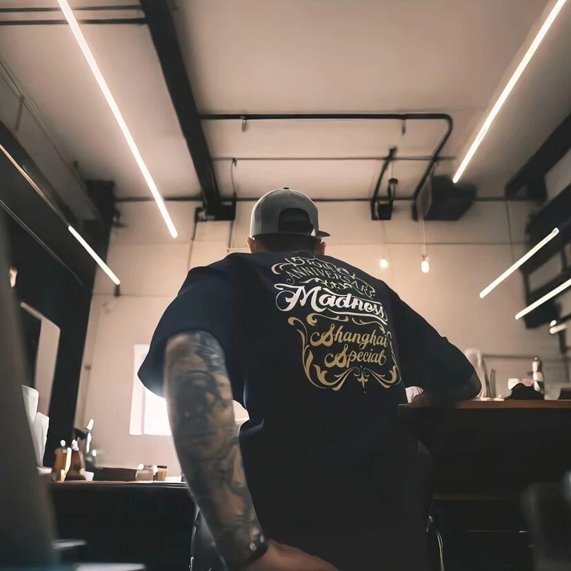 人在路上，路就在脚下。 ​​​