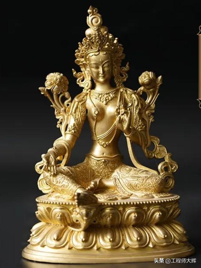 绿度母是藏传佛教中救度母的主尊，象征消除苦难、增长福慧、护佑平安，其造像不仅是宗