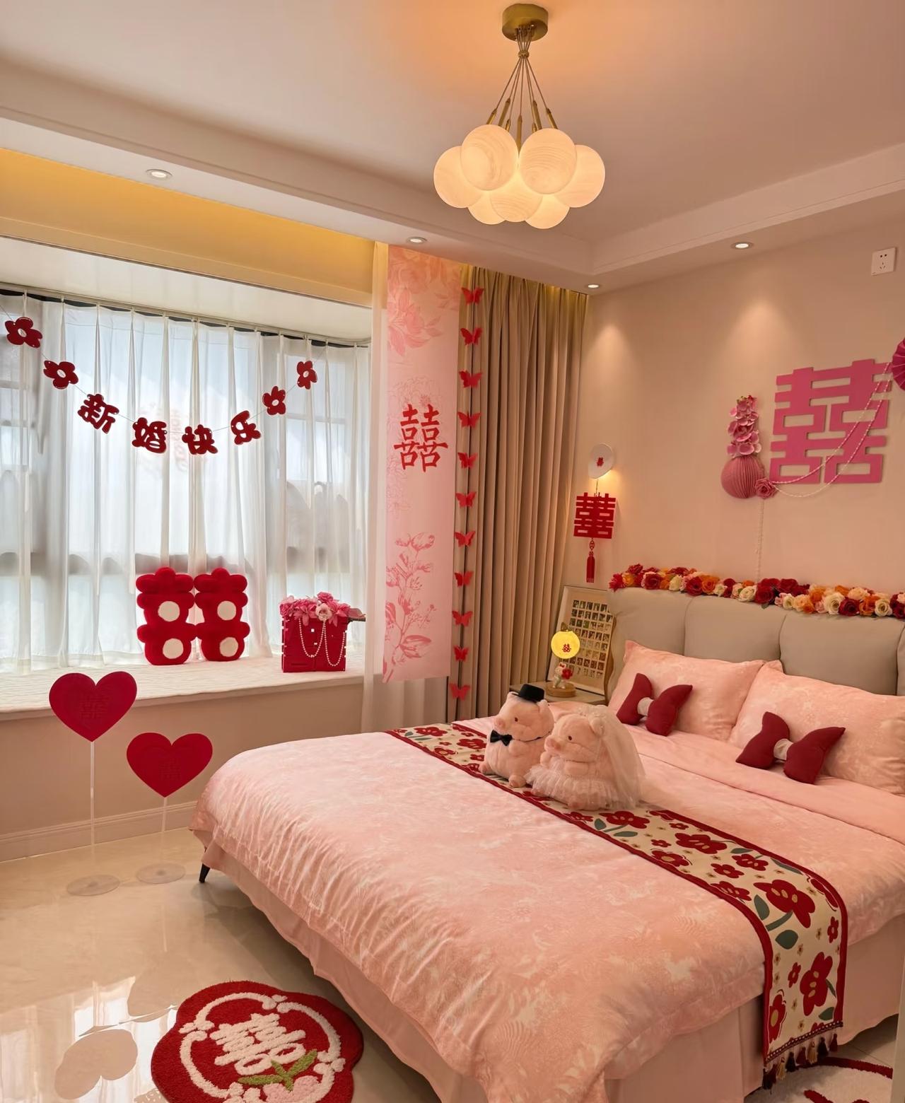 表姑家23岁的女儿小蕊要出嫁了，
小瑞跟未婚夫小德说，
你给我的14万彩礼我都要