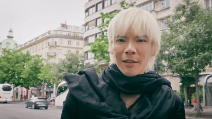向佐说颜值回春到和郭碧婷恋爱期 向佐巴黎时装周vlog震撼到！自曝颜值梦回恋爱期