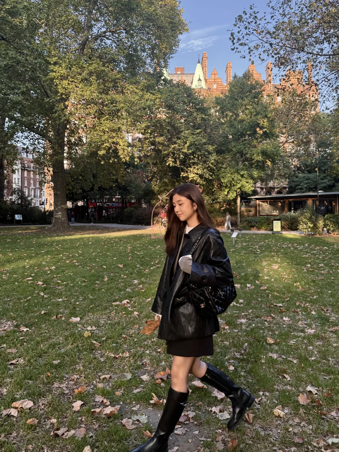 🚶‍♀️🍂🌳 𝑭𝒂𝒍𝒍 𝒊𝒏 𝑳𝒐𝒏𝒅𝒐𝒏