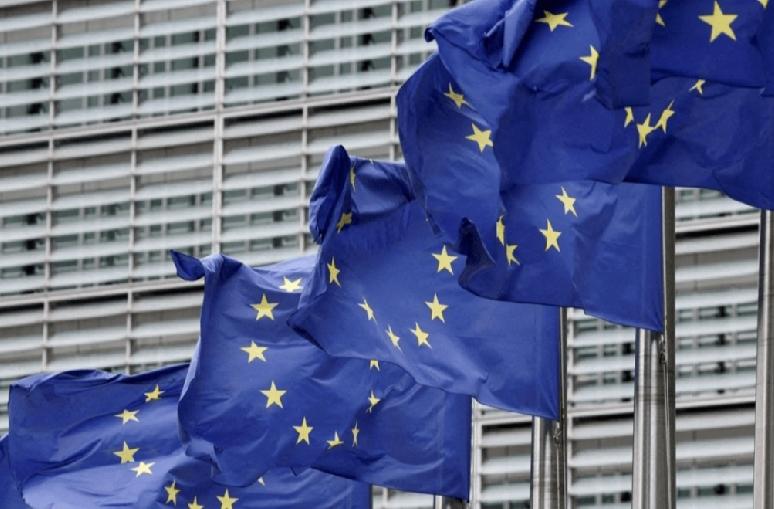 当地21日，欧洲议会国际贸易委员会主席朗格宣布，为回应美国就格陵兰问题向欧盟加征