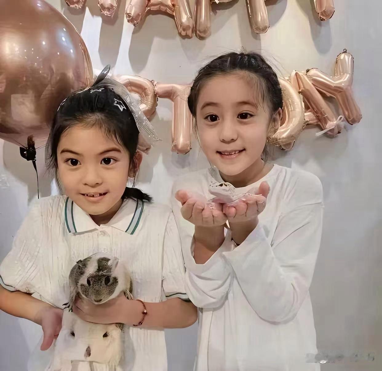 贾静雯晒8岁小女儿庆生照，牙不齐要矫正，眼睛超大随妈 