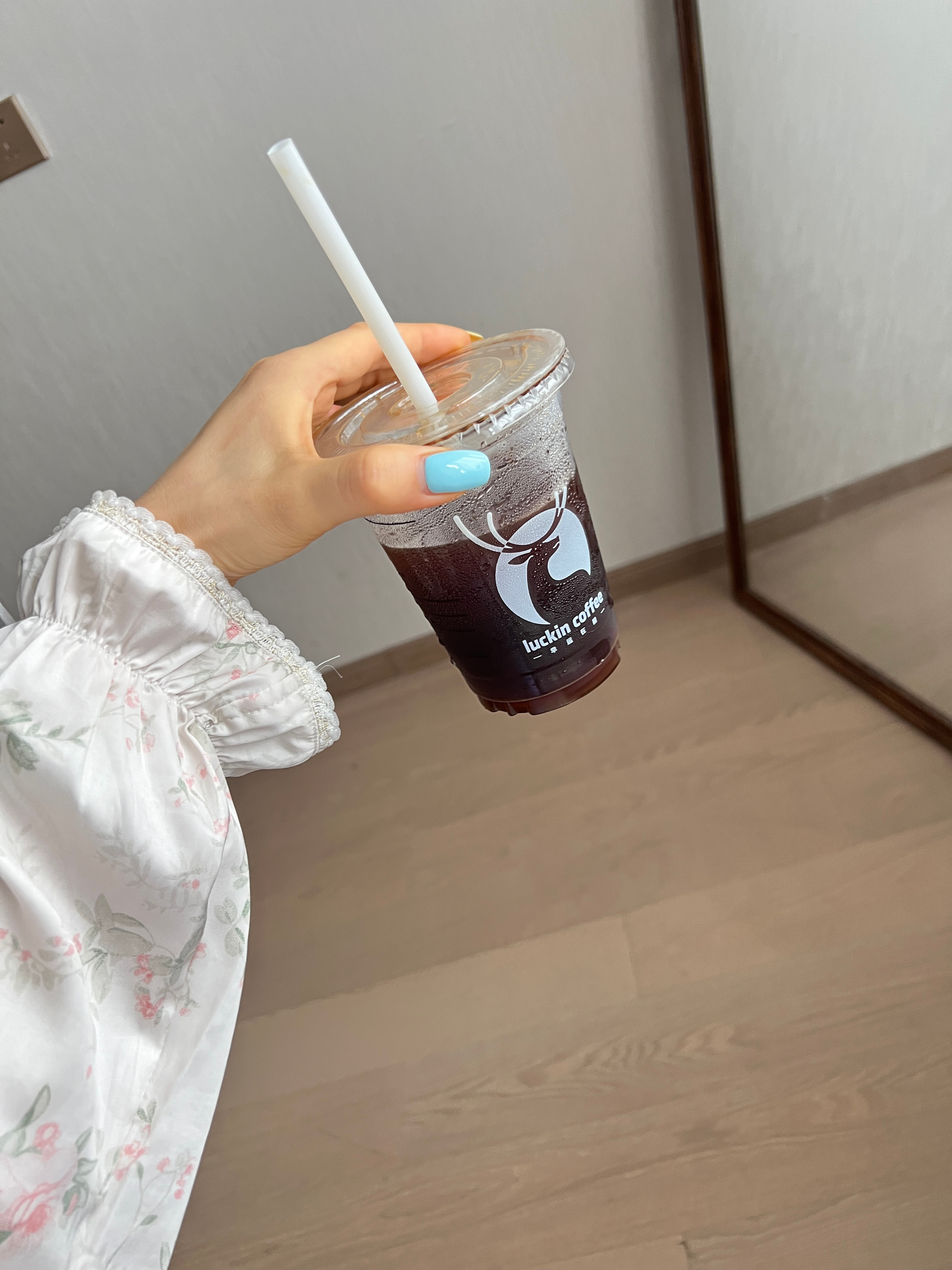 我现在想吃饭不知道吃什么🍽️#付四金[超话]# ​​​