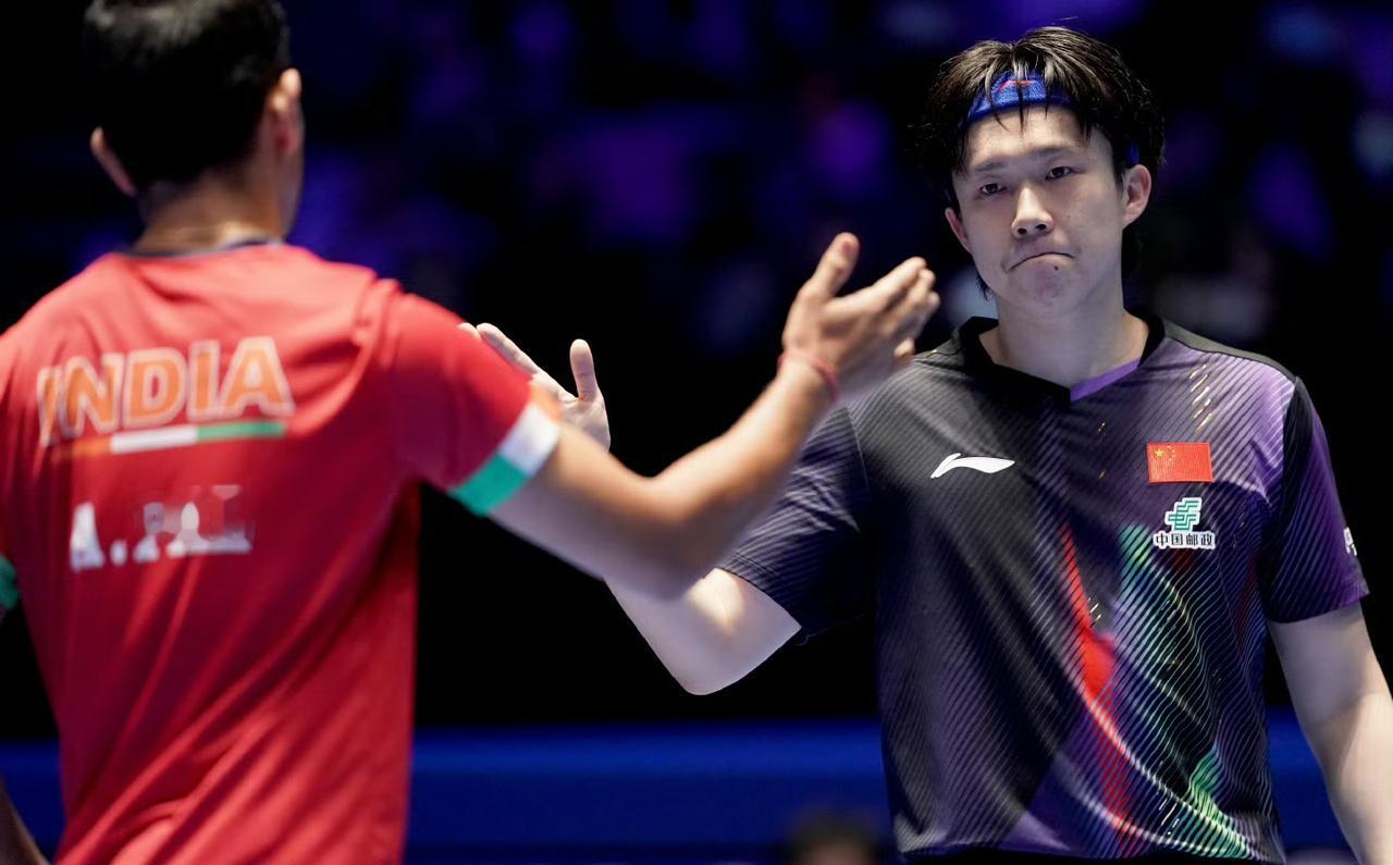 一大早就看到了王楚钦怒斥粉丝“闭嘴”的消息，很解气！

事件原委：王楚钦亚洲杯首