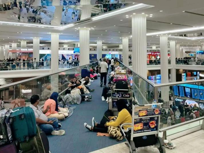 没想到伊朗和美以打到现在，损失最惨重的大怨种却是它。
 
此前美军的算盘打得噼啪