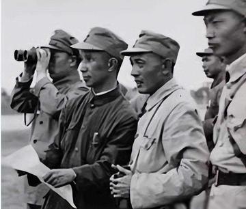 1958年陶勇奉命“揭发”粟裕，站在近千人的批斗会前台，刚一开口，全场哄堂大笑，