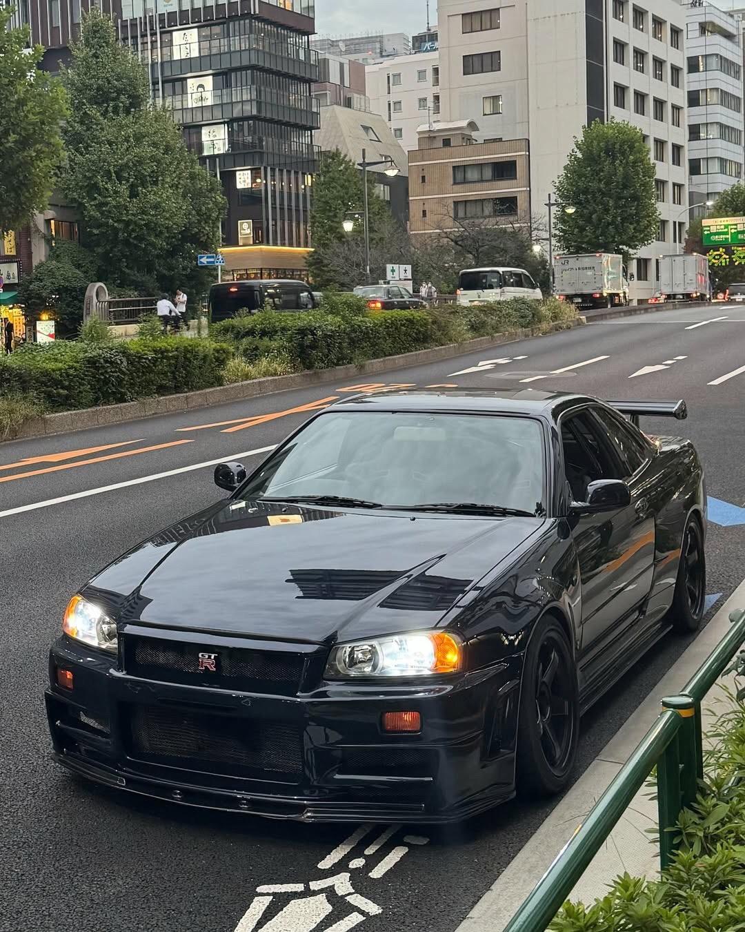 “路边禁止停放GTR”