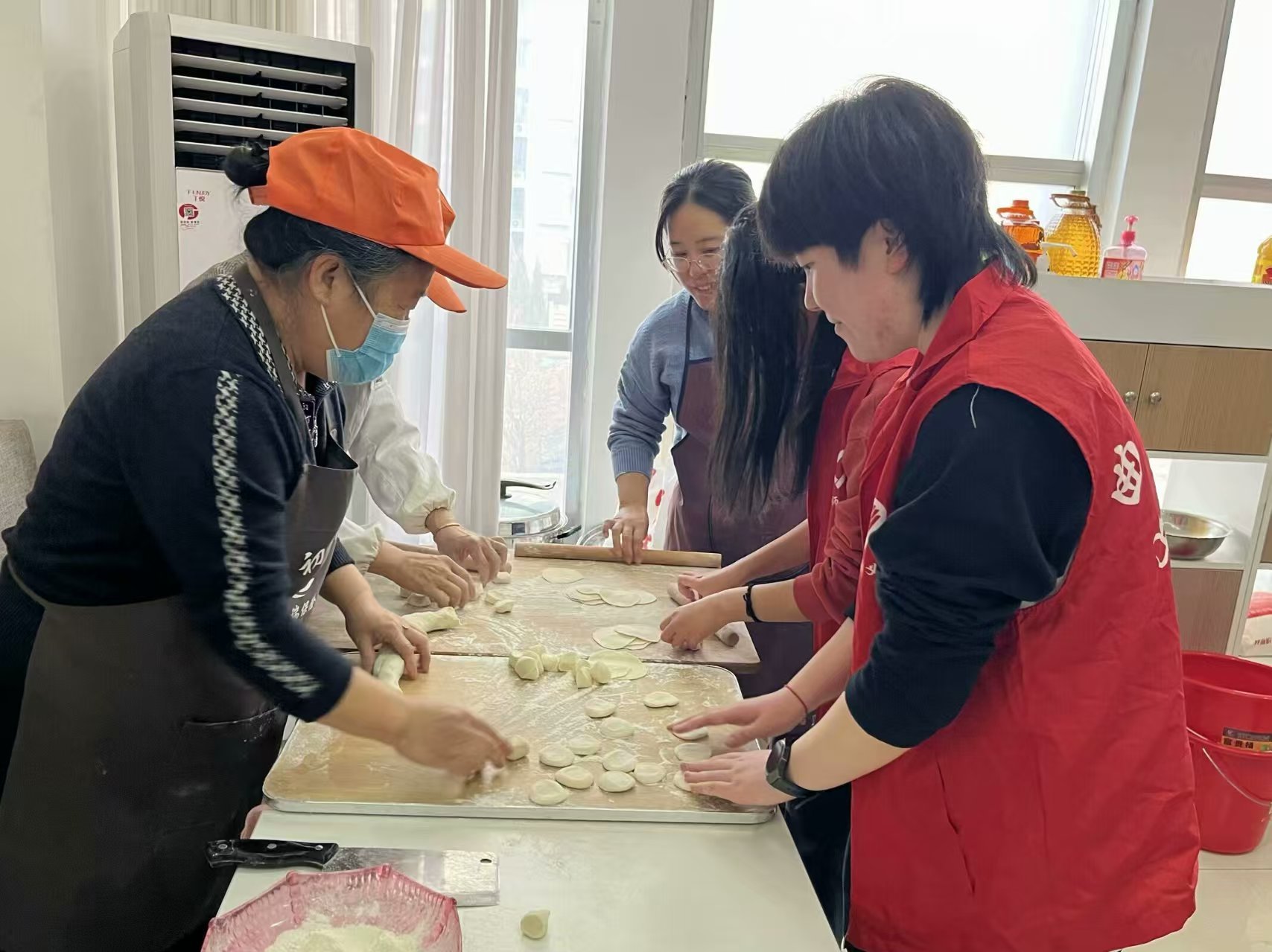 【初心水饺，情满人间】在凌云社区，曲阜师范大学政治与公共管理学院朝阳扶夕社会实践