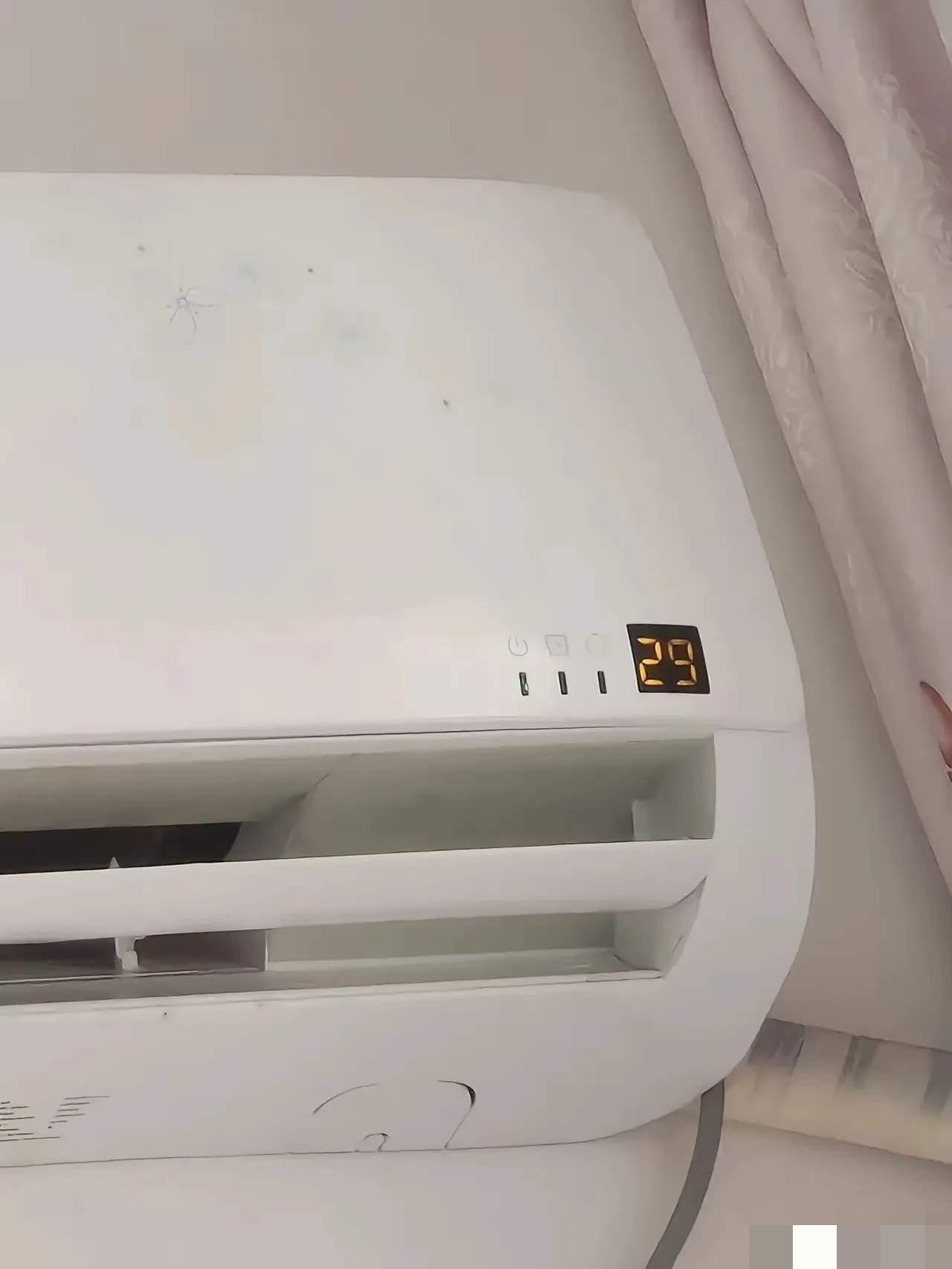 真是越有钱人越不舍得，今天去个亲戚家做客，通过闲聊才知道他家的空调晚上都是开29