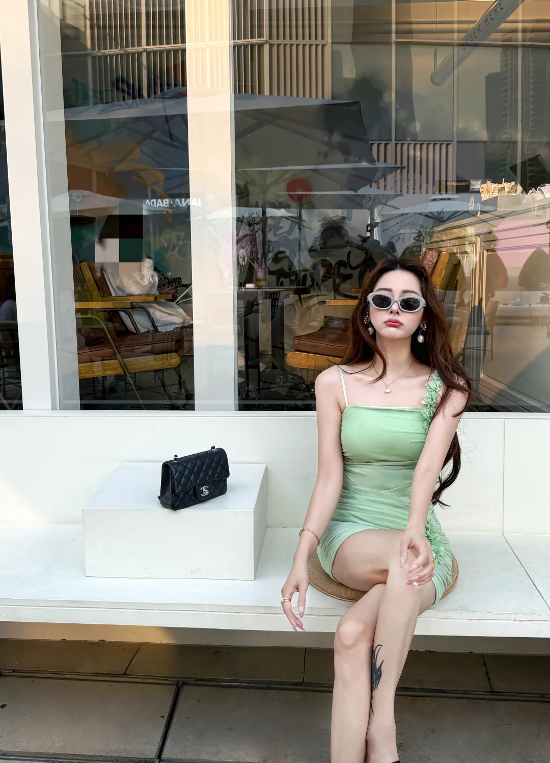 咖啡店拍照姿势