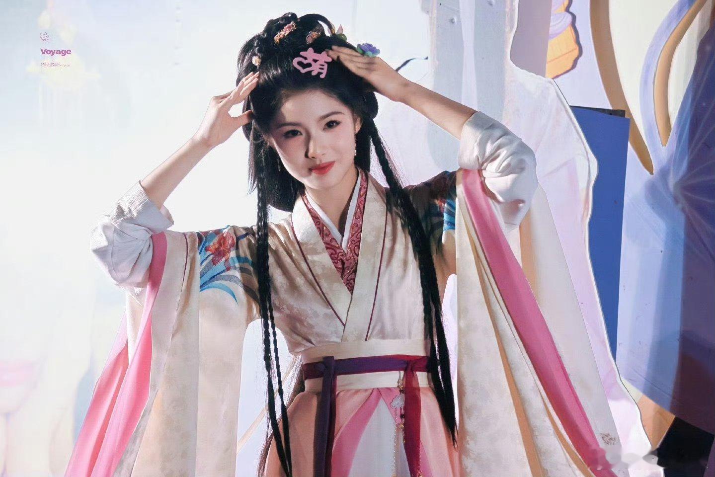 最近感觉眼睛比以前小了、眼距比之前略宽了没之前精致美貌感了 ​​​