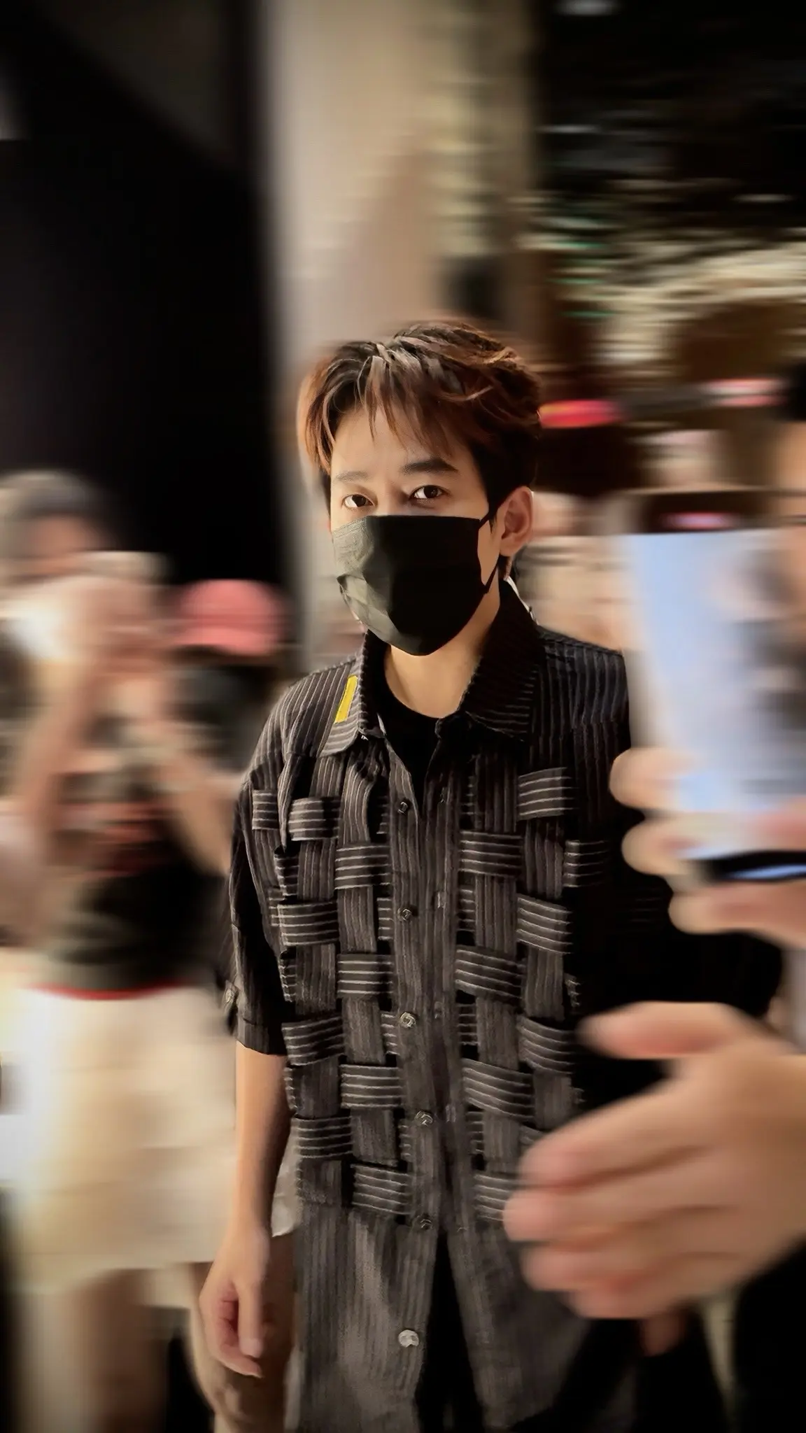 我们的大明星 被簇拥的苏醒。人多到无法跟你说上话 我也感觉很幸福