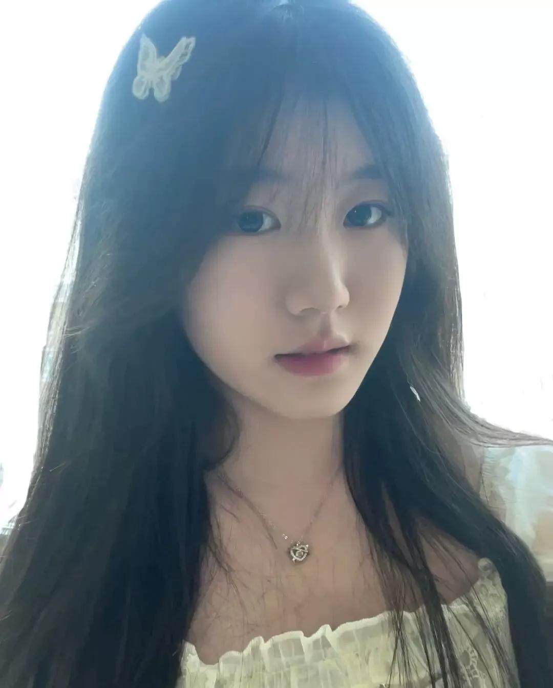 大姨在微信群正式宣布:三天后亲戚群正式解散，如果有事需要通知大家，可以打电话亲自