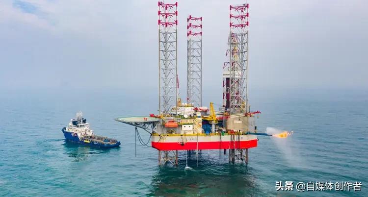 渤海深海藏宝藏！亿吨级超级油田正式投产，硬核实力惊艳全网
 
海洋之下蕴藏无尽能