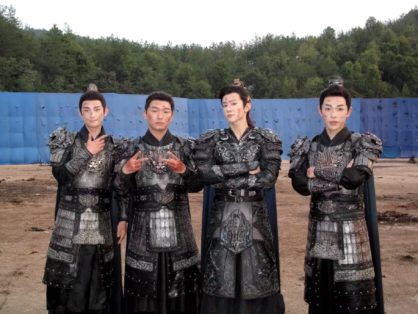 陈哲远晒夙砂男团合照陈哲远晒夙砂男团夙砂男团就是这个权威！ ​​​