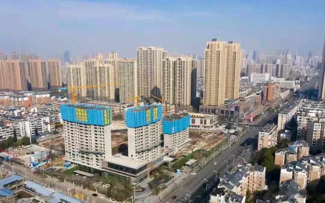今年武汉楼市正式进入二手房时代

在武汉“新汉十条”等各种楼市利好政策持续刺激下