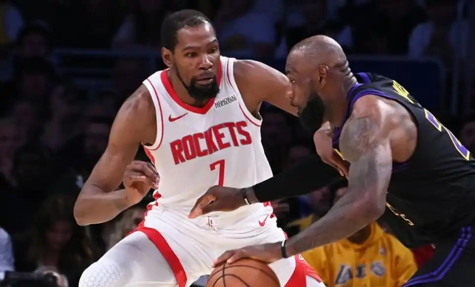 杜兰特左脚踝扭伤有可能缺战第三战，火箭又遭遇重大打击。本来在第一场比赛的时候，杜