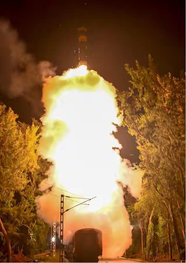 9.25，印度列车射导弹不怕制裁，🇮🇳国防部长还宣布，当天发射了一枚射程超过