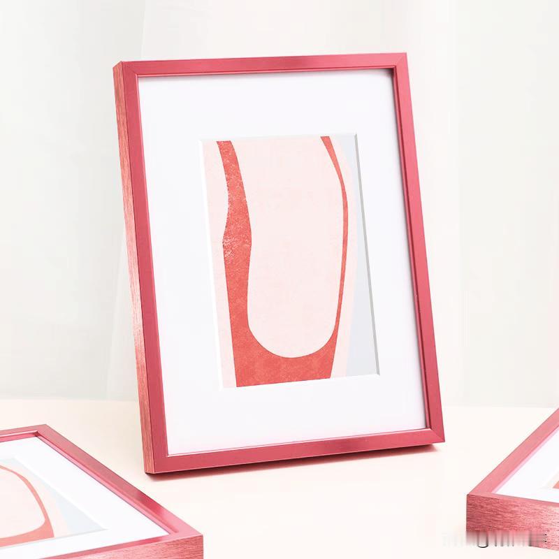 上海一家孕婴摄影工作室因违规提供胎儿性别鉴定服务而被关闭。该工作室曾通过拍摄四维