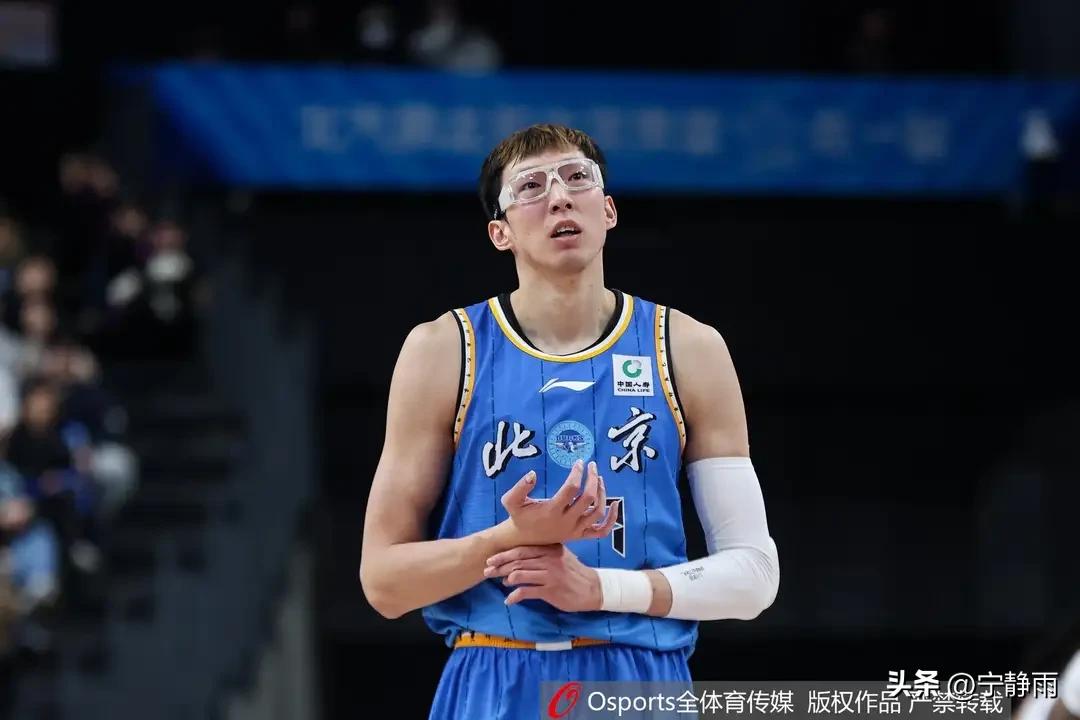 周琦还有一场就能实现尼克斯4:1胜马刺的预言——预测马刺4:2获胜的一众大佬下面