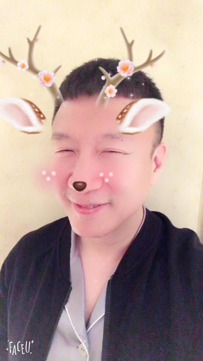 泰钽700才是颜王该开的车 看到这个tag，默默的打开孙红雷微博，往前翻了几页。