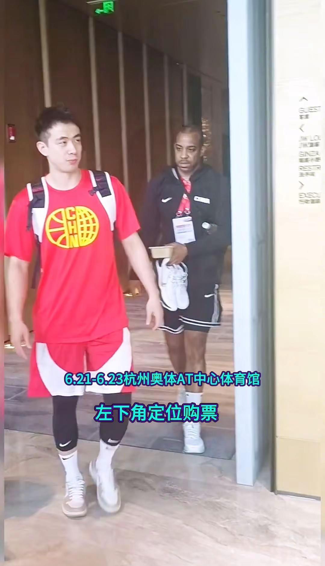 亚运篮球馆再迎国篮大战，世预赛关键练兵，杭州球迷别错过现场热血时刻