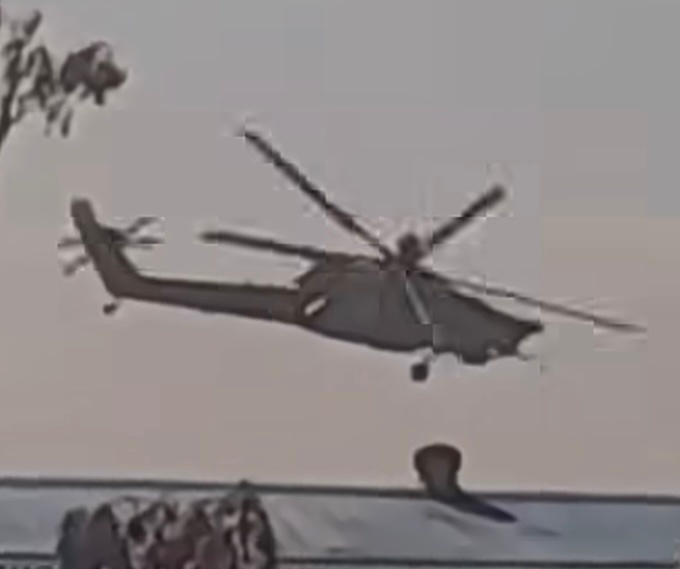 伊朗Mi-28NE继续试飞，很明显旋翼顶部桅杆上配备了N025E雷达。相比Ka-