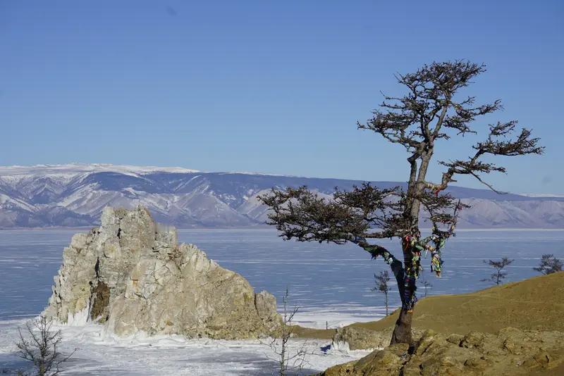 汽车坠入俄贝加尔湖 7名中国游客遇难 太痛心了！2月20日，一辆载着8名中国游客