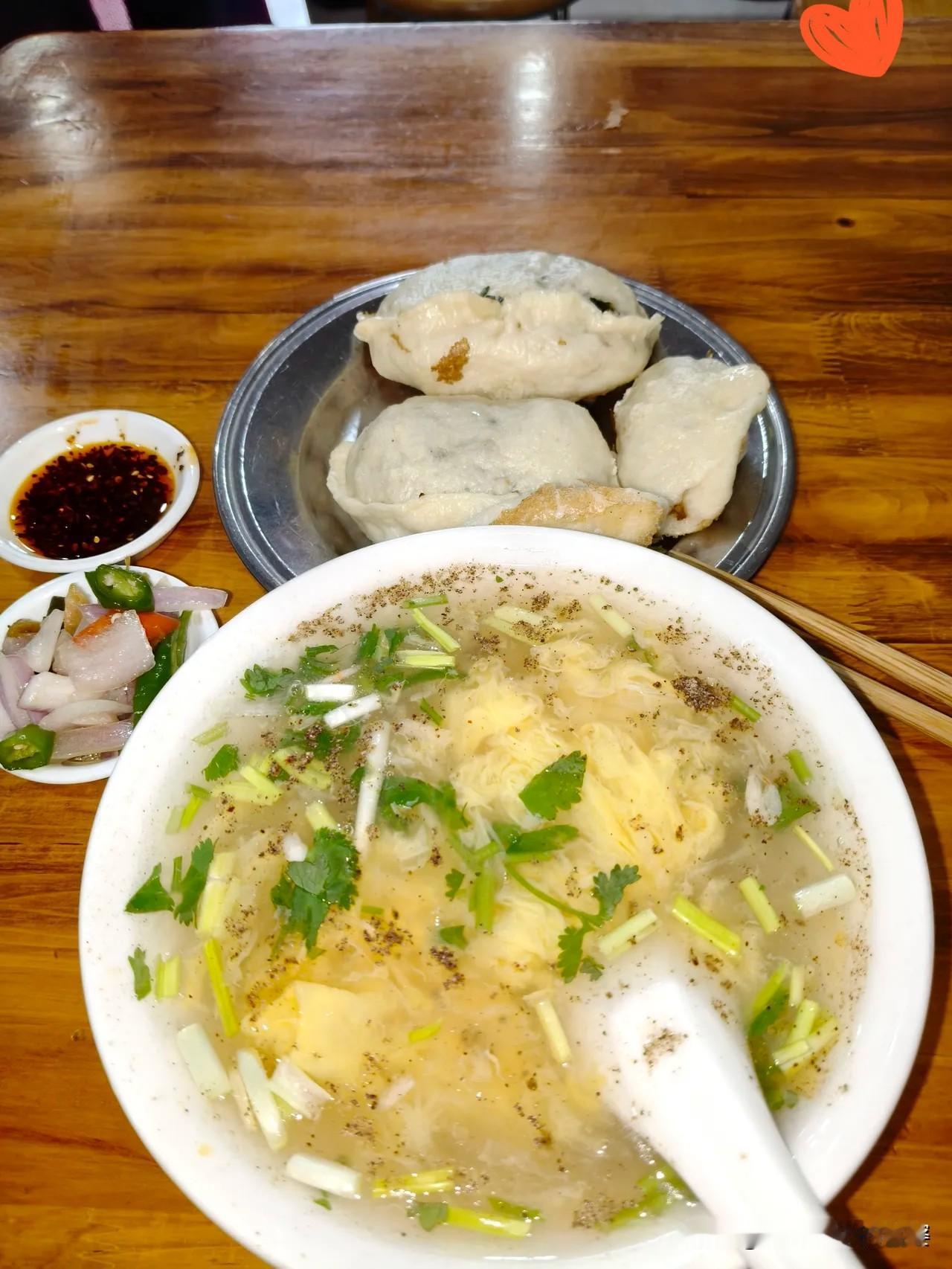 40岁离婚女中秋独食：没人看的稿子，藏着我最踏实的团圆
中秋中午，听着邻居家的热