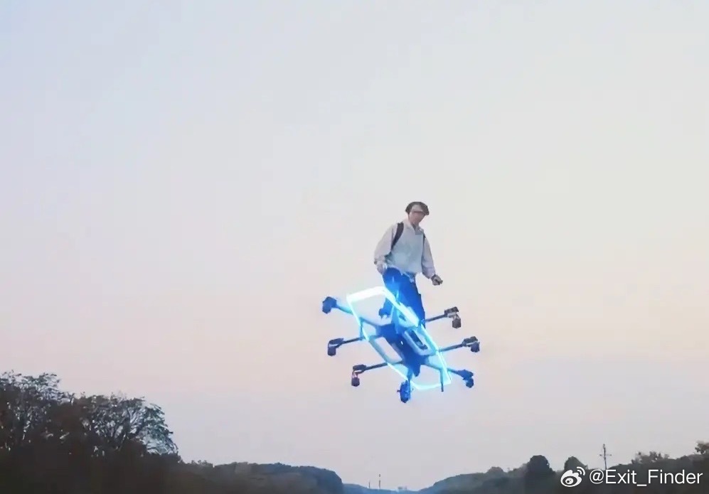 这个人不会成为第二个张雪吧！宋兴宇，26岁，湖北巴东人，国内第一个踩着自制电动载