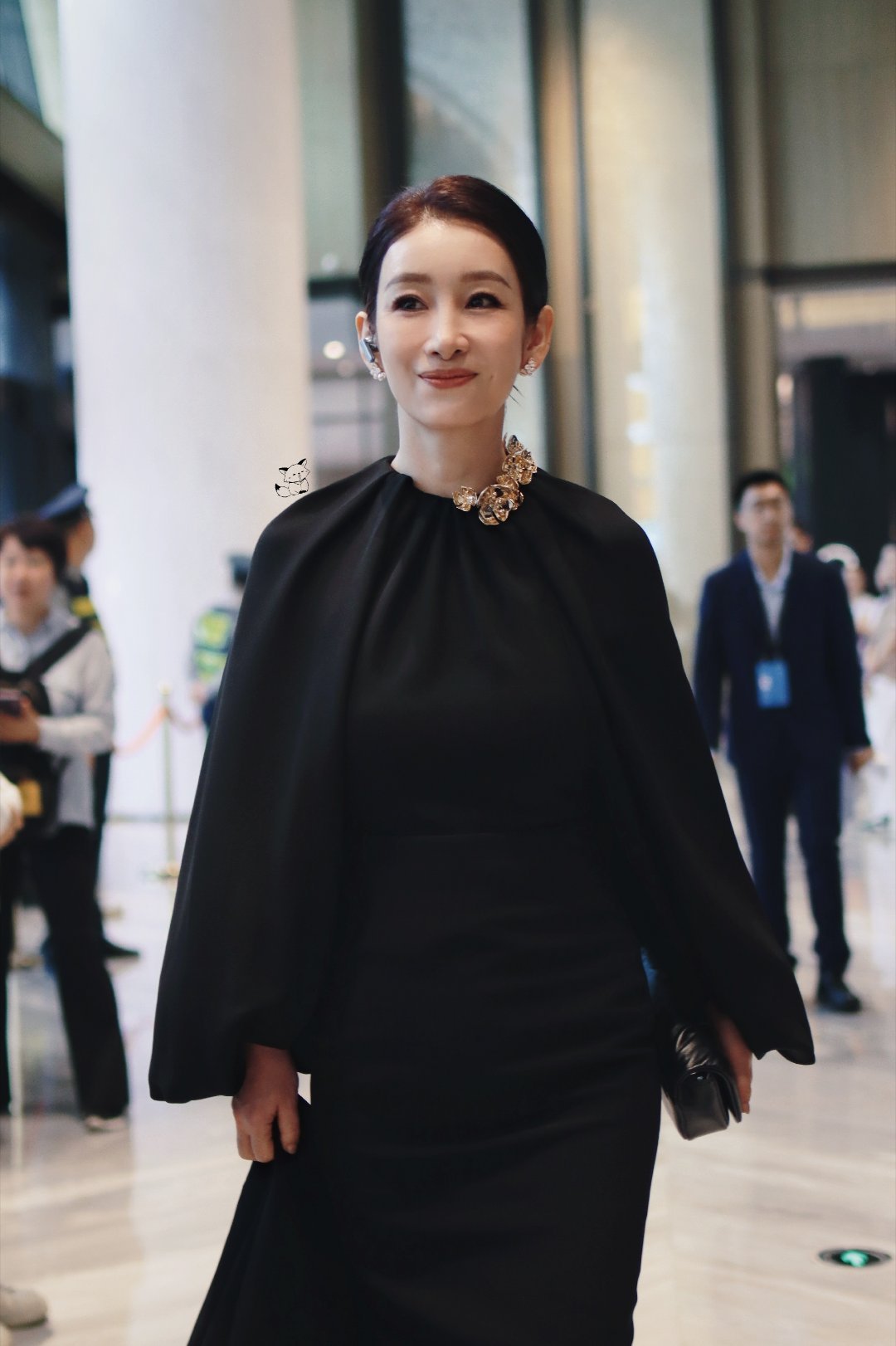 秦海璐斜杠中女不止一种身份，不止一种活法✨秦海璐在《我，许可》中塑造的胡春蓉，用