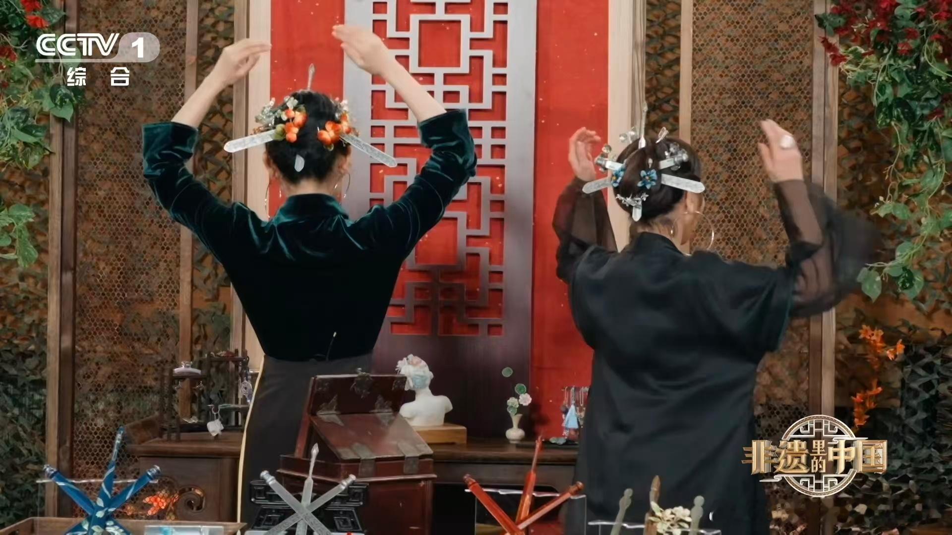 福建姑娘的硬核头饰 福州三条簪这种非遗技艺，作为福建姑娘的特色头饰，承载的寓意特