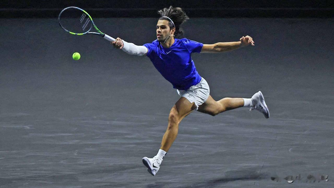 🎾🎾拉沃尔杯第二比赛日，三场单打比赛火药味满满，并且比分出奇一致：全部战至前