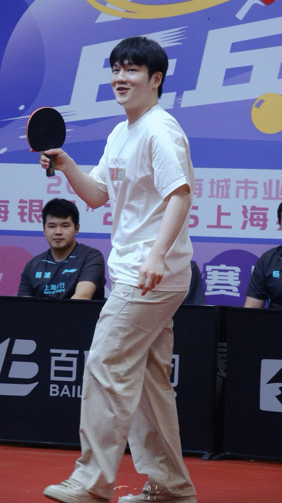 女生场外援助：发抢发抢 打发抢咚：樊振东