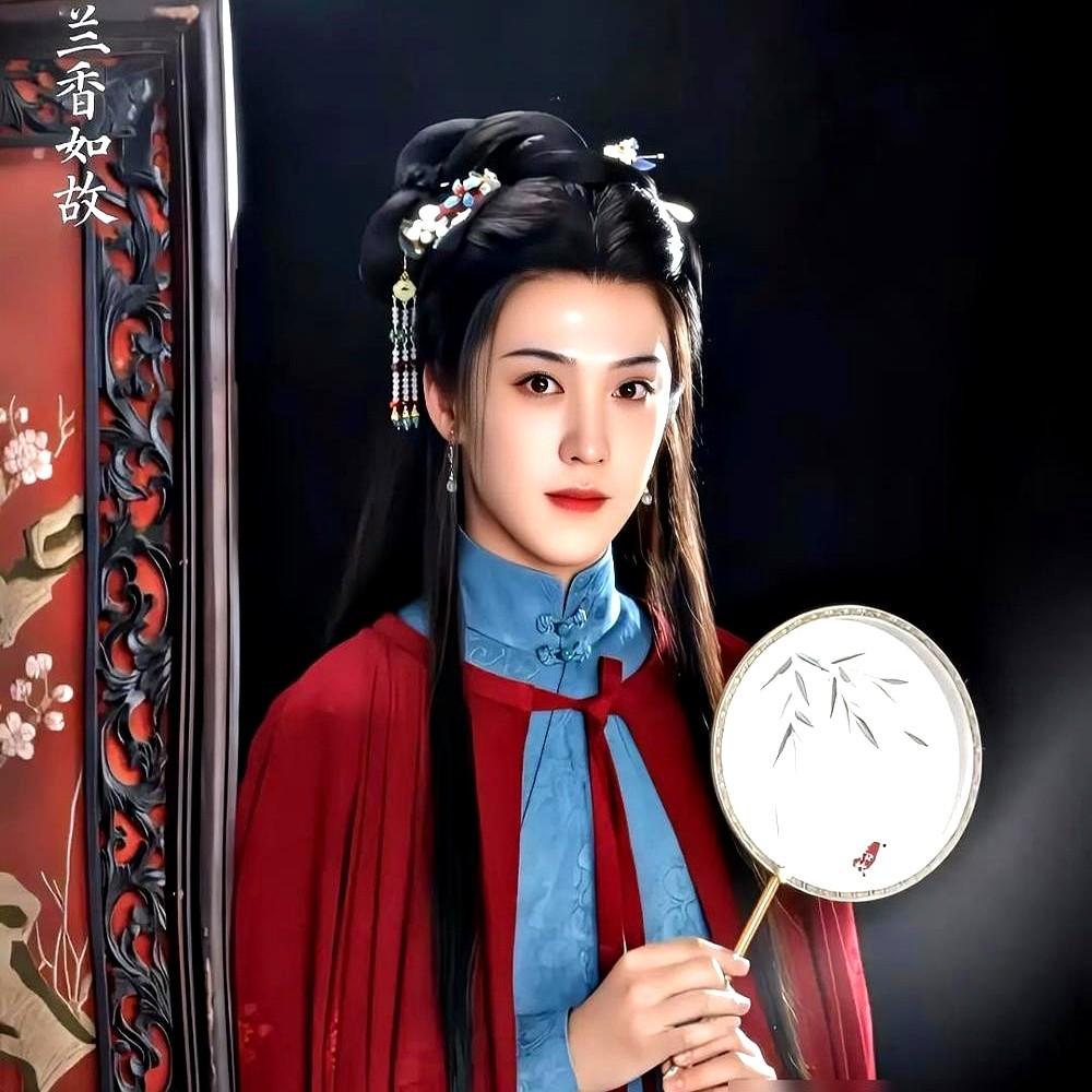 前一秒还是插着蝴蝶簪的温婉大小姐，下一秒被抓包，直接瘫在地上哭嚎着把罪名全甩给女
