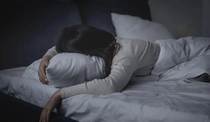 晚安 【#睡觉经常有5个表现要去查血糖#】#血糖升高的5个身体表现#如果睡觉时出