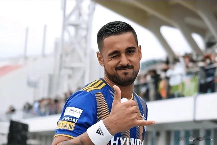 今年泰山队把莱昂纳多继续租借出去就是个错误！本赛季有了技术性中场瓦科的支持，再加