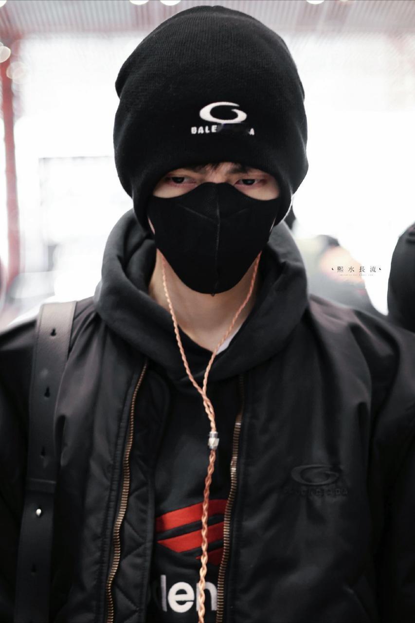 投稿：罗云熙 撕漫男 骨相的神 