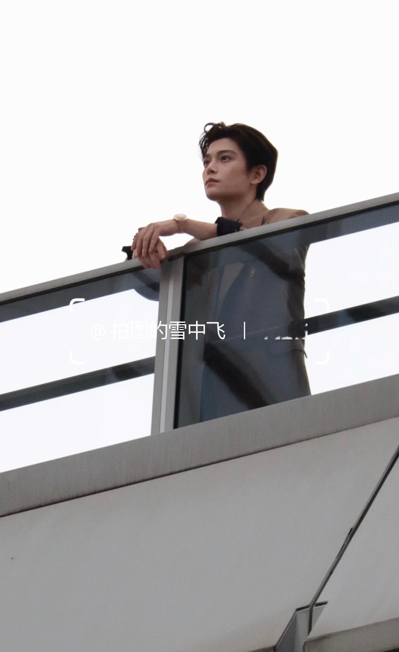 这个角度帅成这样，欧巴你随便吧 ​​​