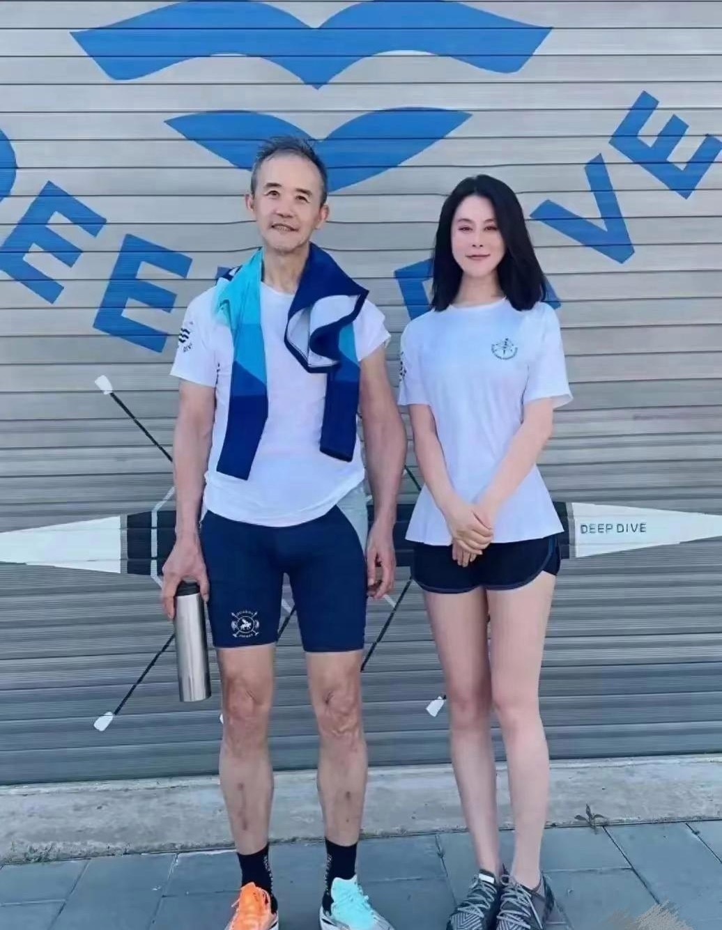 73岁王石依旧年轻，爱情和运动让他活力满满 