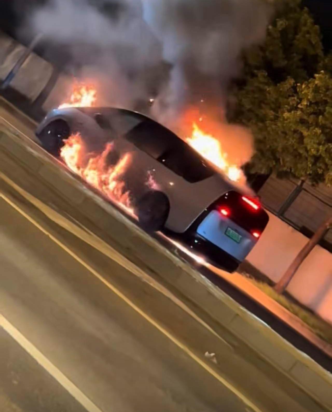 如何看待理想汽车起火？这起理想MEGA起火事件引发了公众对新能源汽车安全的关注，