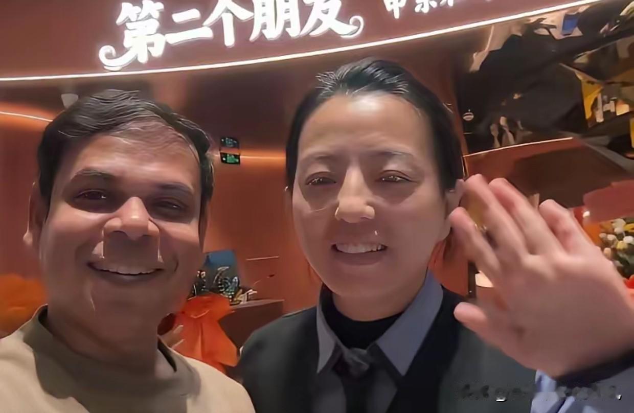 雪域高原环境恶劣，氧气稀薄，是咱们解放军战士，拼着性命死守边境防线。
 
国内驻