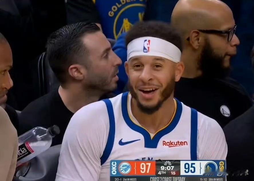 不用磨合！小库里完美融入！

今天主场对阵雷霆队的比赛，赛斯-库里（后简称小库里