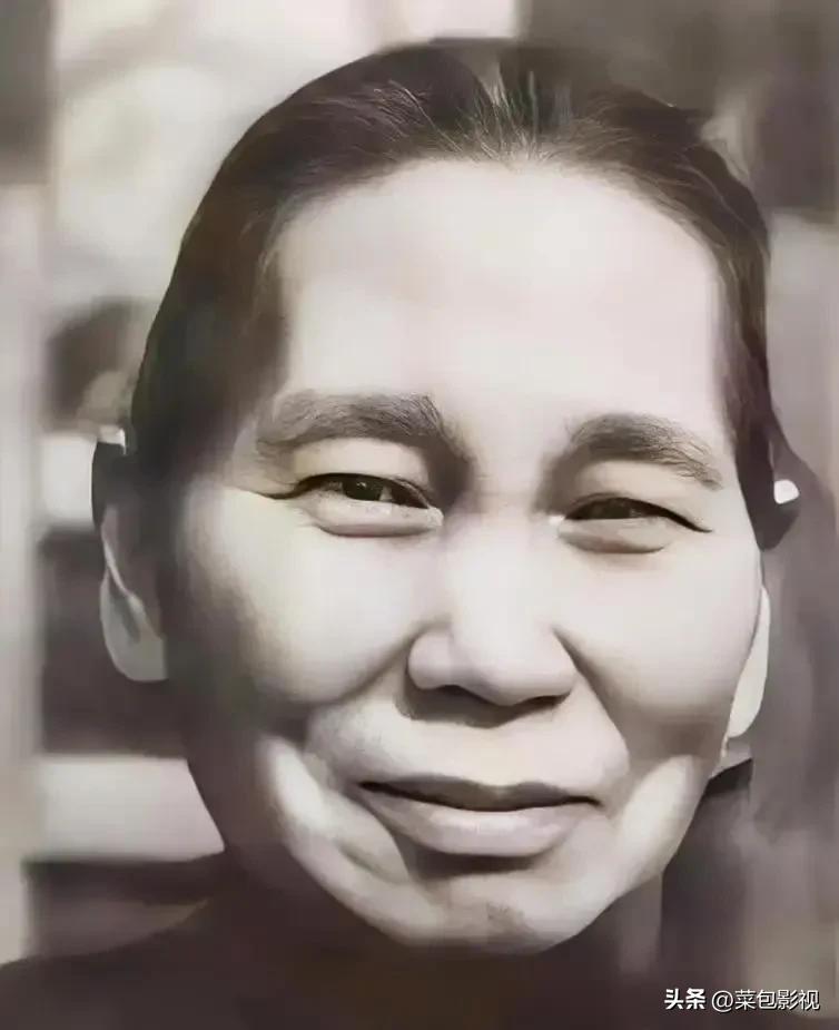 1903年，梁启超与陪嫁丫鬟发生了关系，完事后，落下一句话：“你就是个伺候人的命