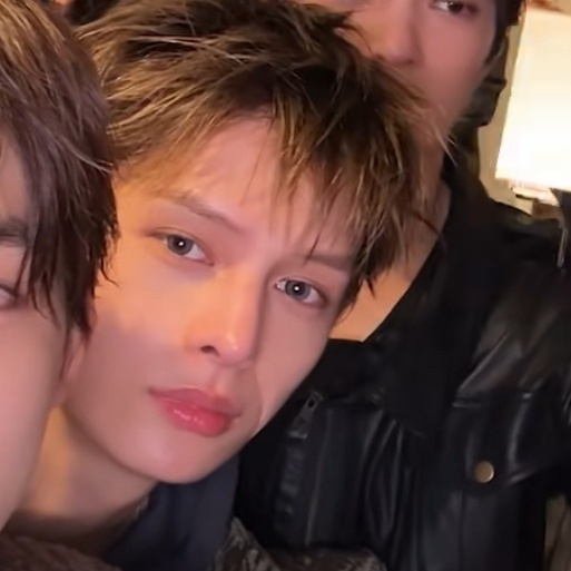 赵雨凡﻿  🦅赵雨凡james 我们可爱的詹詹一定要健康，一定要更加幸福🥰 