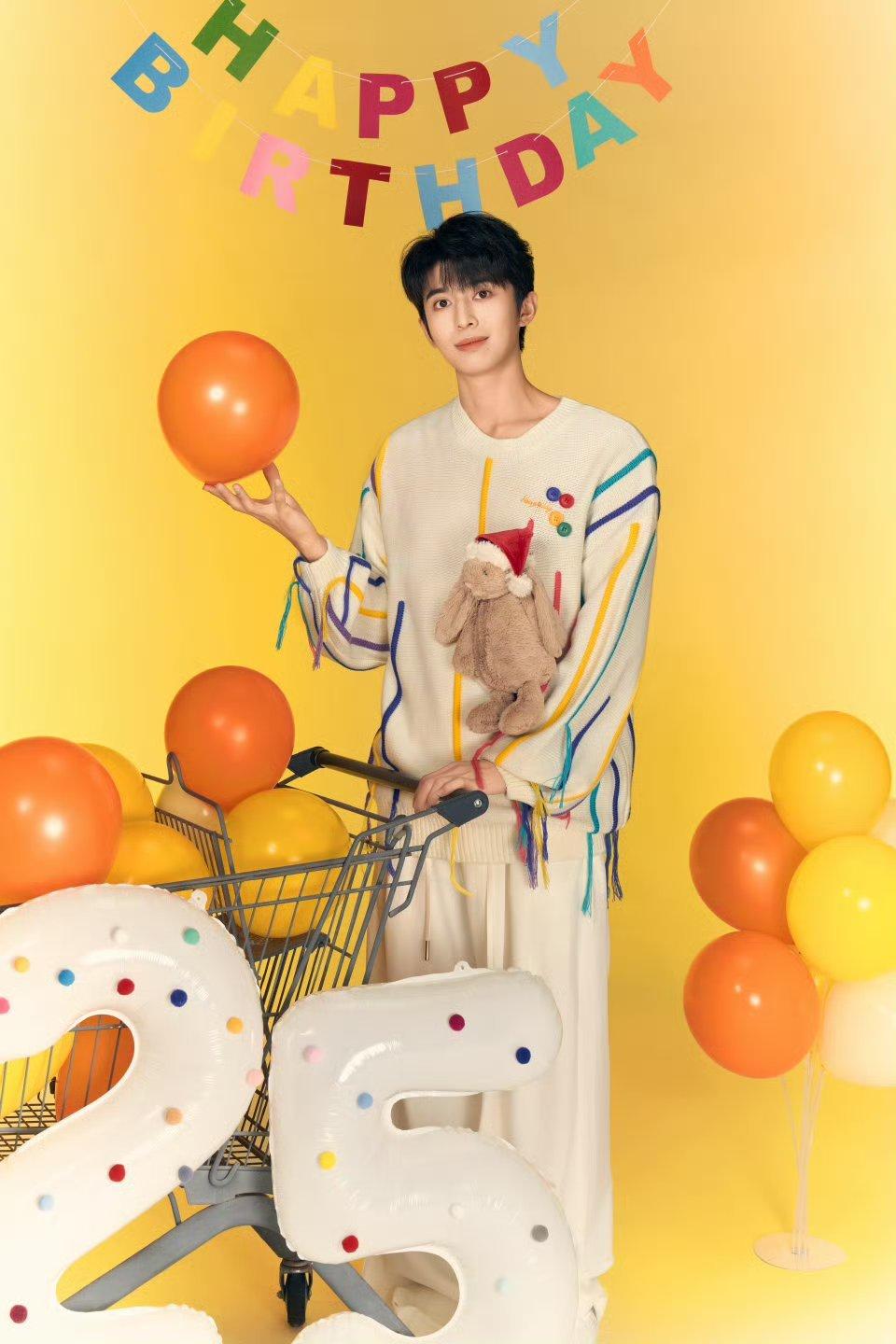 赵小童生日直播 小童生日快乐呀！ 在线蹲一个小童生日直播！🥰 
