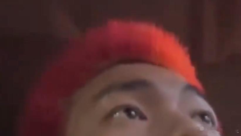 哥哥的眼里！有星辰大海！爱人第八大洋！！啊！ 