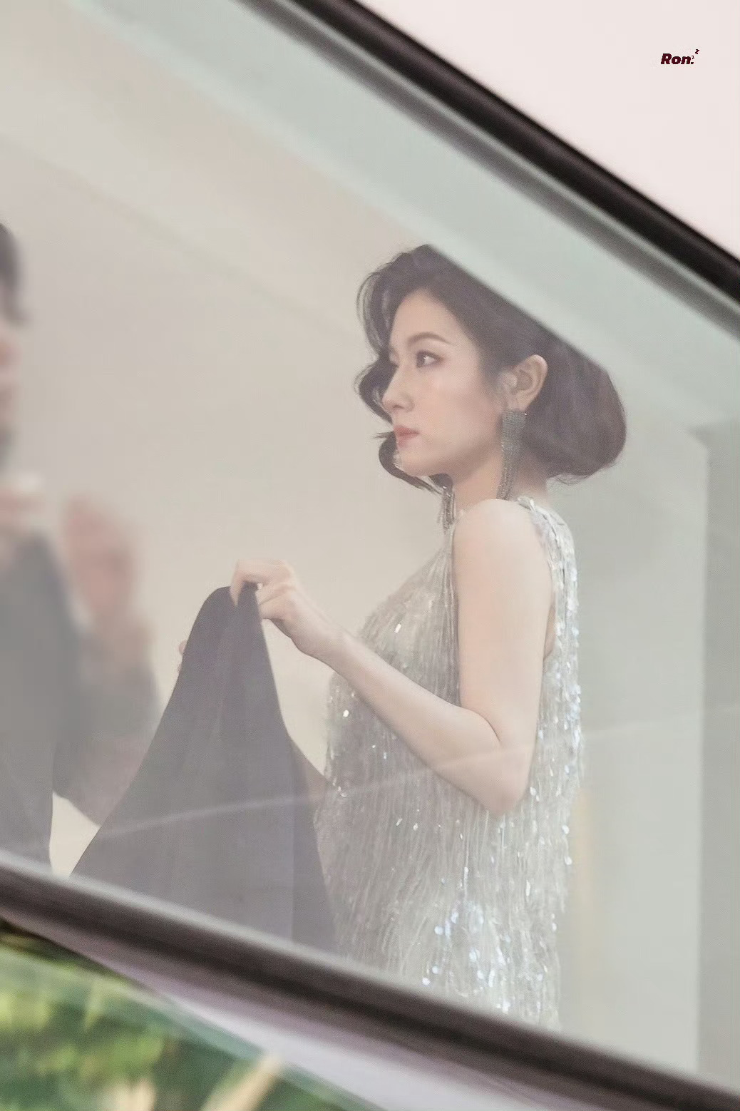李兰迪港风短卷发造型李兰迪好美好港惊艳登场[打call]港风短卷发适配度超高，李