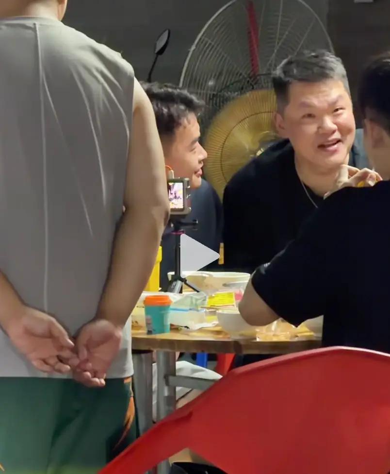 闻风丧胆的锋风组合，选择躺平，对手才有机会。

杜朱联手，组成锋雨组合，在CBA